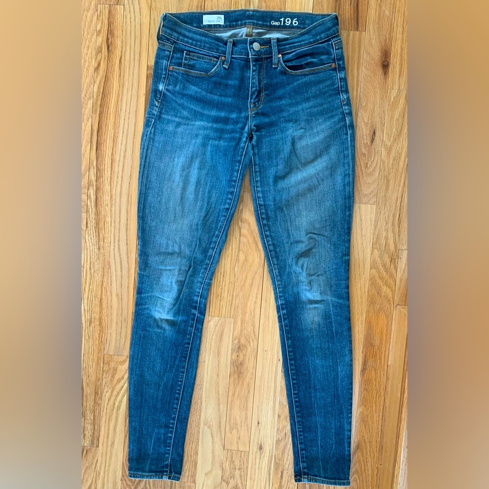 Gap 1969 Legging Jean. Size 26L.